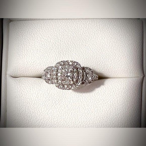 Jewelry - J001. Nwt 3-stone Princess Diamond Engagement/Anniversary Ring 7/8 tdw